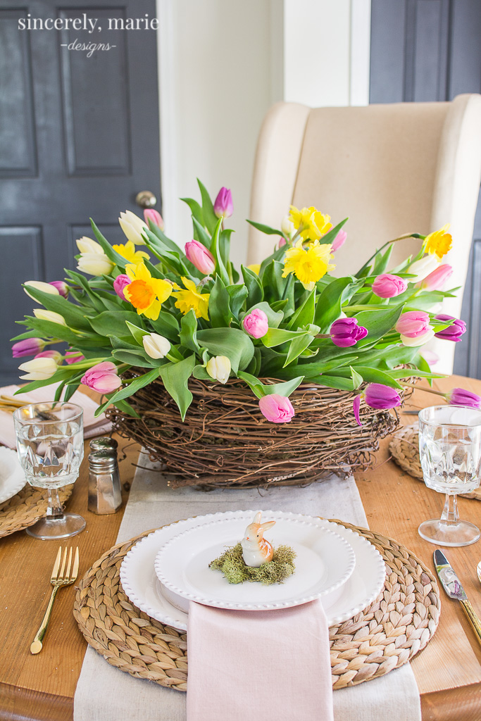 The prettiest spring tablescapes and spring table decor to try