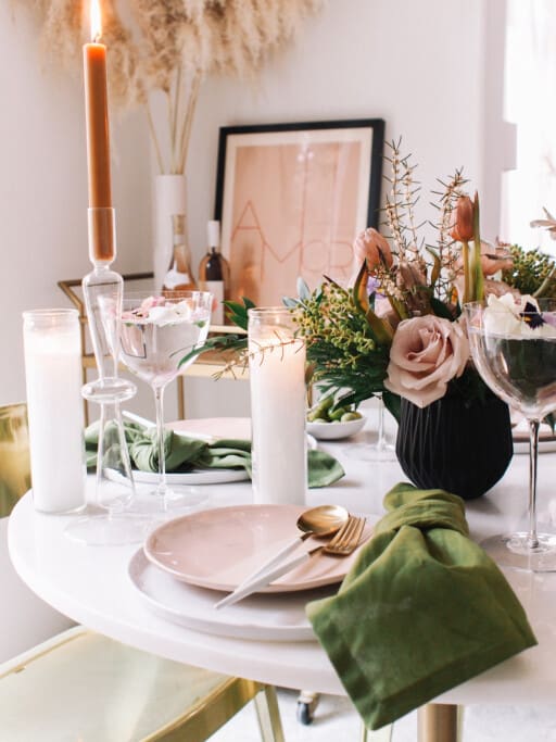 The prettiest spring tablescapes and spring table decor to try