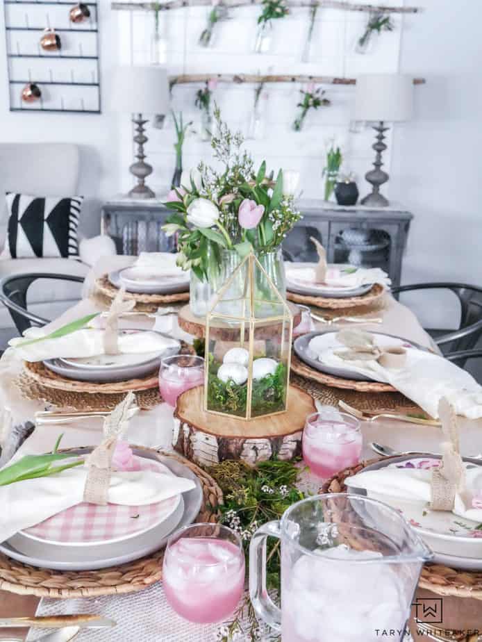 The prettiest spring tablescapes and spring table decor to try