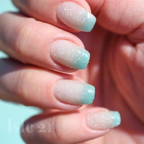 The best beach nails, tropical nails, mermaid nails, and ocean nails to copy