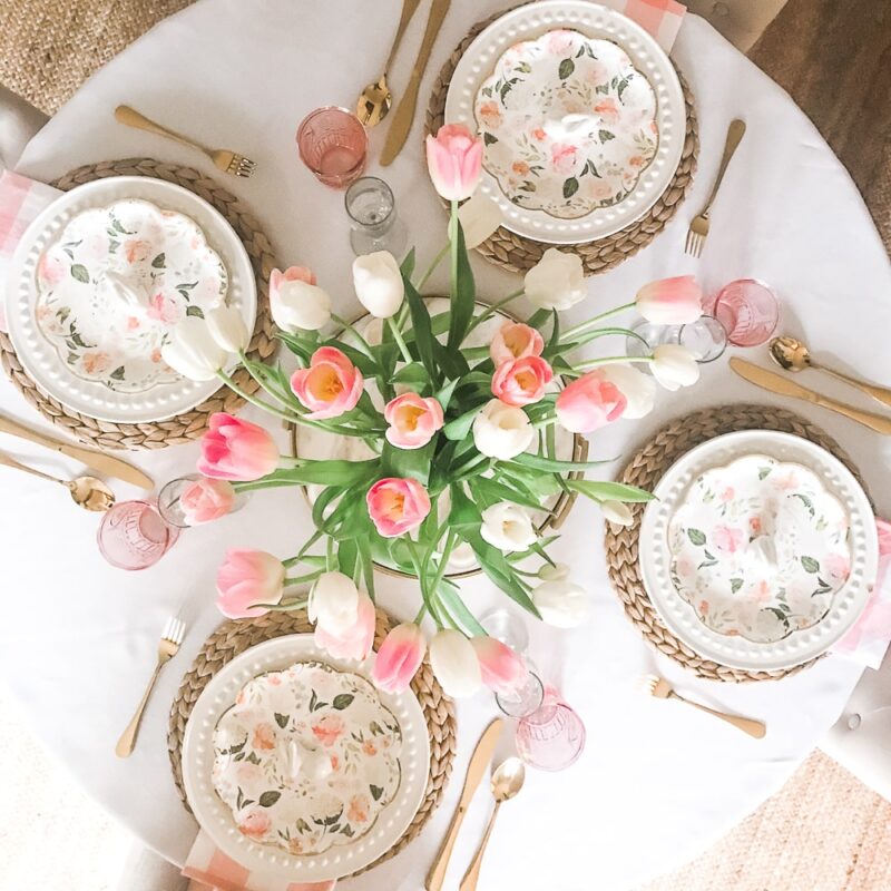 The prettiest spring tablescapes and spring table decor to try