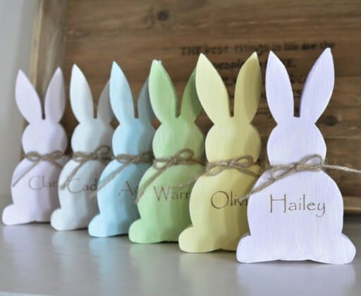 Spring Decor Ideas: Adorable & rustic wooden bunny from Etsy. Welcome spring with a charming touch!
