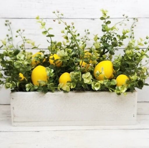 Spring Decor Ideas: Affordable & sunny lemon centerpiece from Etsy. Add a citrusy touch to your table! 