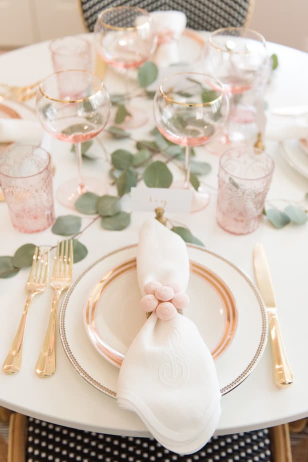 The prettiest spring tablescapes and spring table decor to try