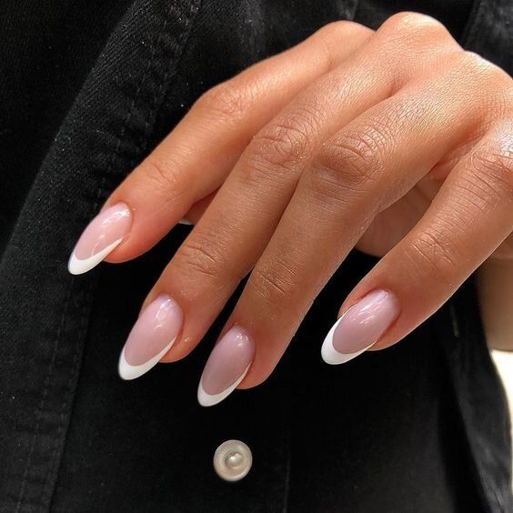 Acrylic Nails Near You in Omaha | Best Places To Get Acrylics in Omaha, NE