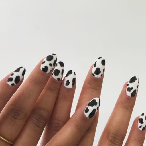 Kendall Jenner Finally Wore Her Cow Print Manicure We Re Obsessed