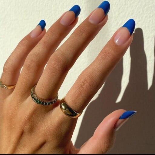 blue round nails