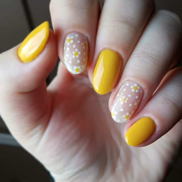 35+ Yellow Nails Designs For A Sunny Manicure