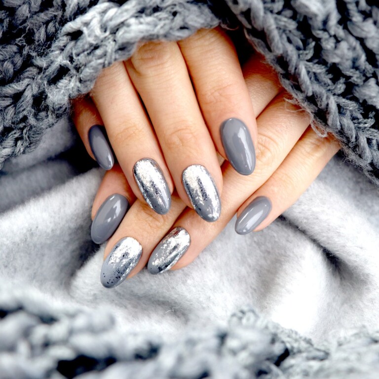 40+ Examples Of Grey & Silver Nails For A Cool Manicure