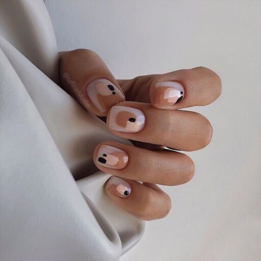Short nail design ideas for a trendy manicure: Blocks Of Neutral Color