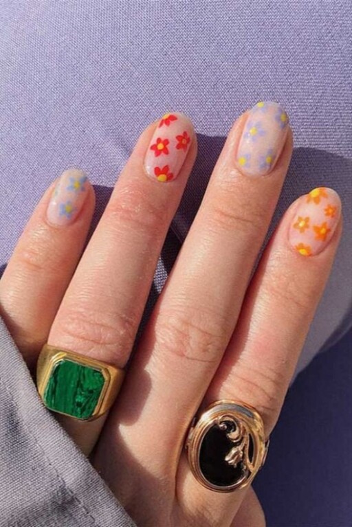 Short nail design ideas for a trendy manicure: Multi-Colored Flowers