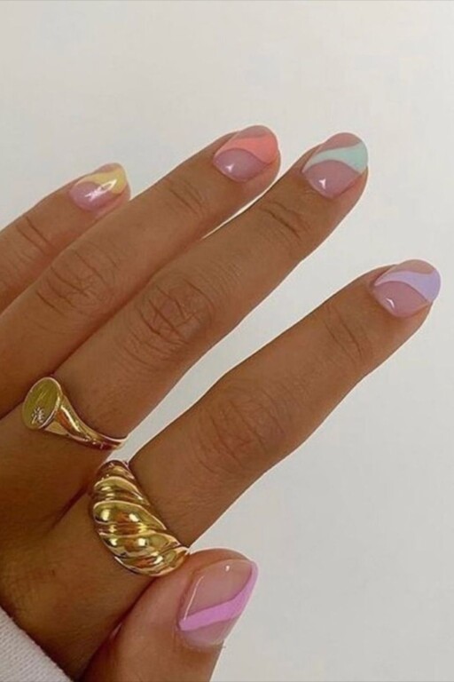 Short nail design ideas for a trendy manicure: Colorful Swirls