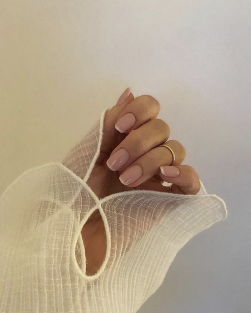 Short nail design ideas for a trendy manicure: Nude Square Nails