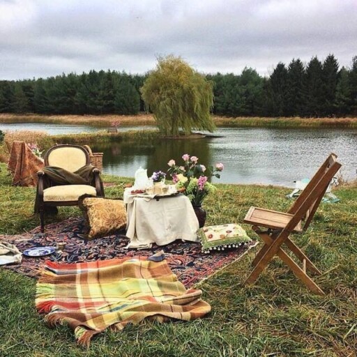 Picnic aesthetic photoshoot ideas: Chairs For Picnicking