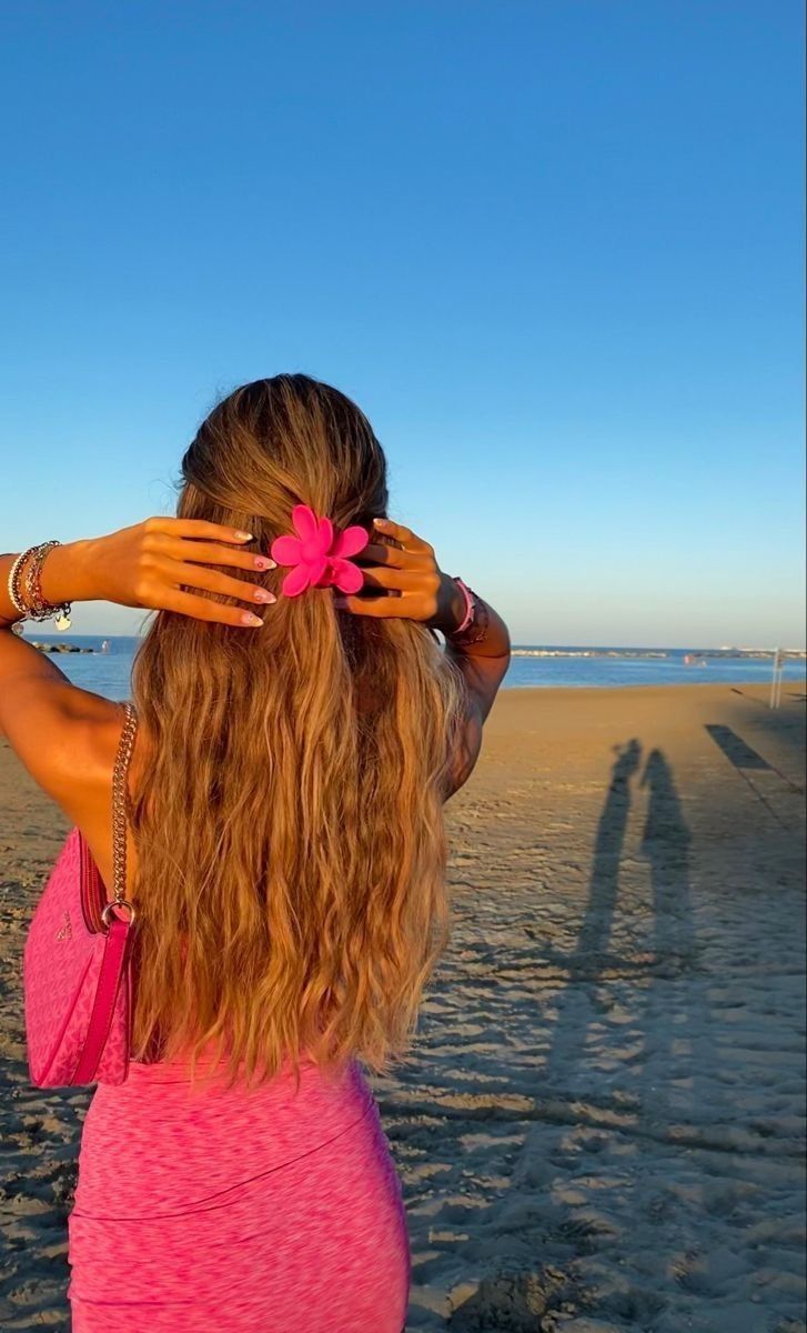 Beach hairstyles for an effortless chic summer look