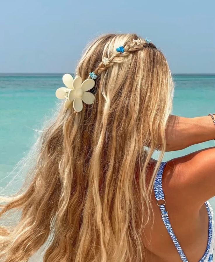 beach-hairstyles-effortless-chic-summer-look-19