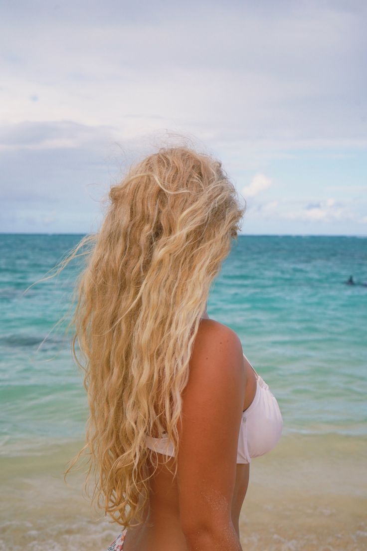 Beach hairstyles for an effortless chic summer look