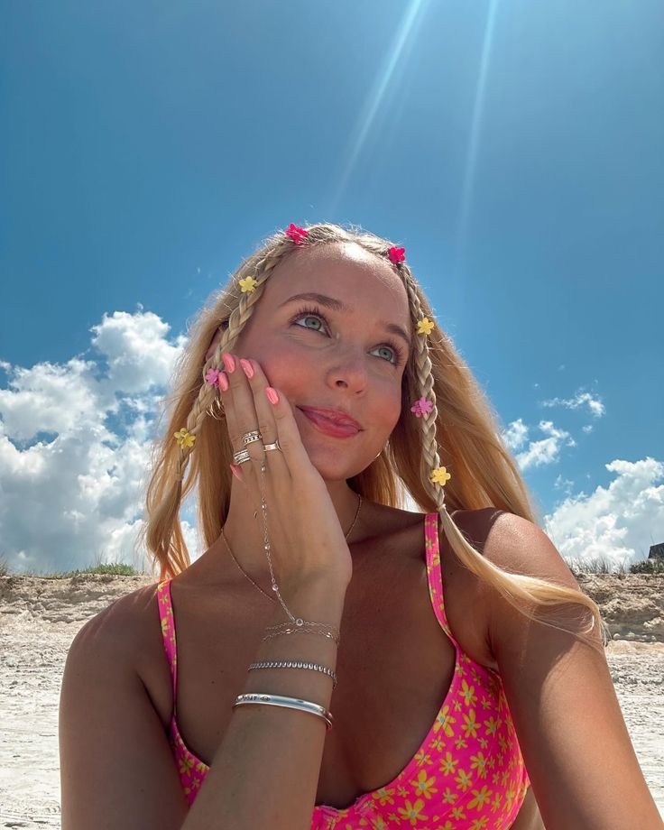 Beach hairstyles for an effortless chic summer look