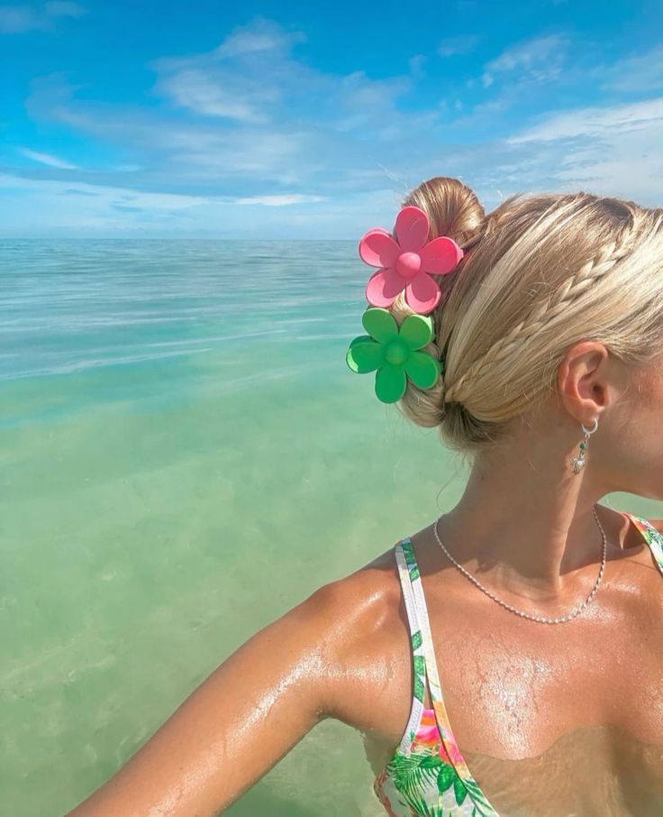 Beach hairstyles for an effortless chic summer look
