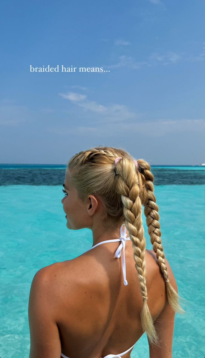 Beach hairstyles for an effortless chic summer look
