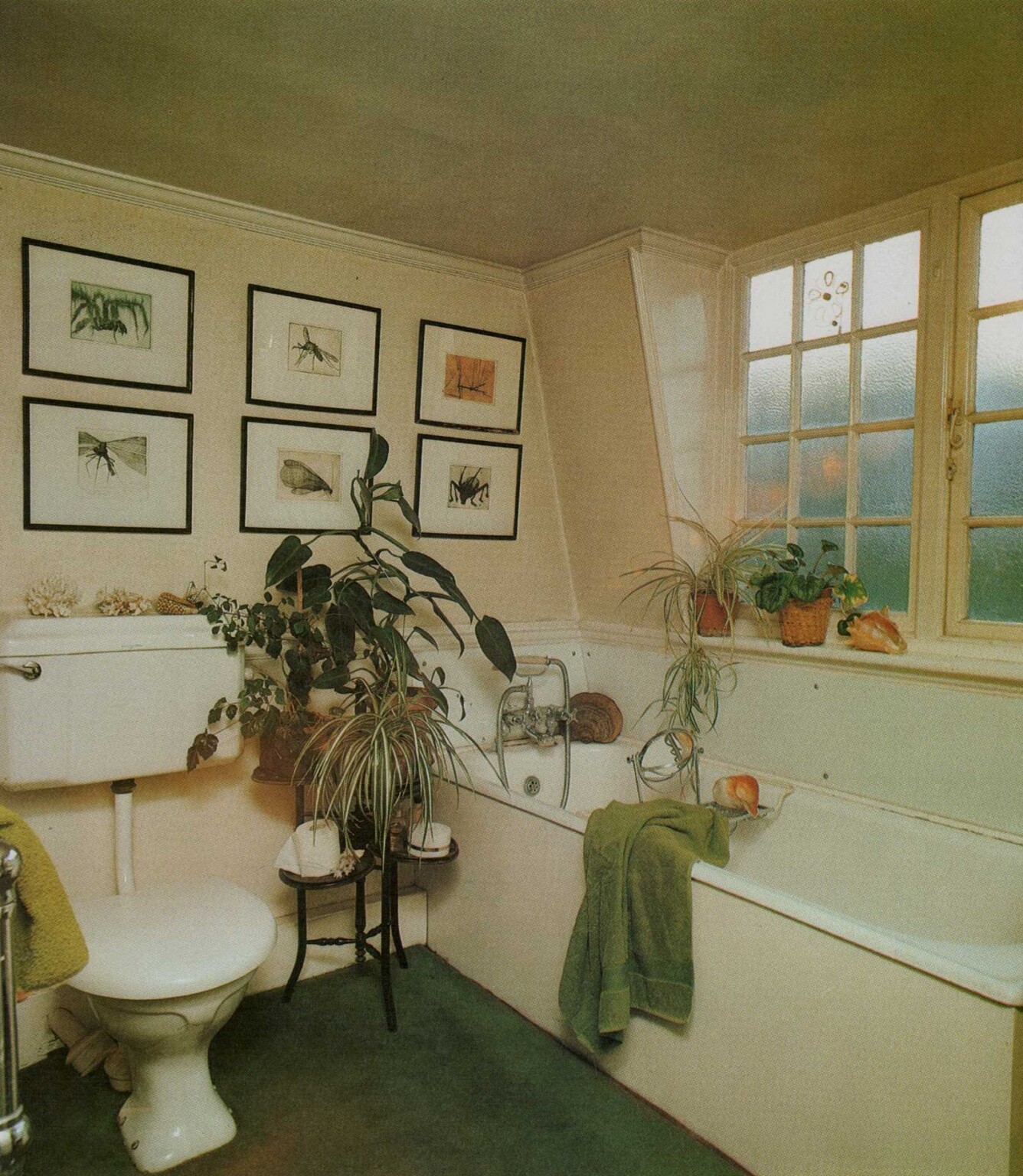 60+ Small Bathroom Decor Ideas To Maximize Space