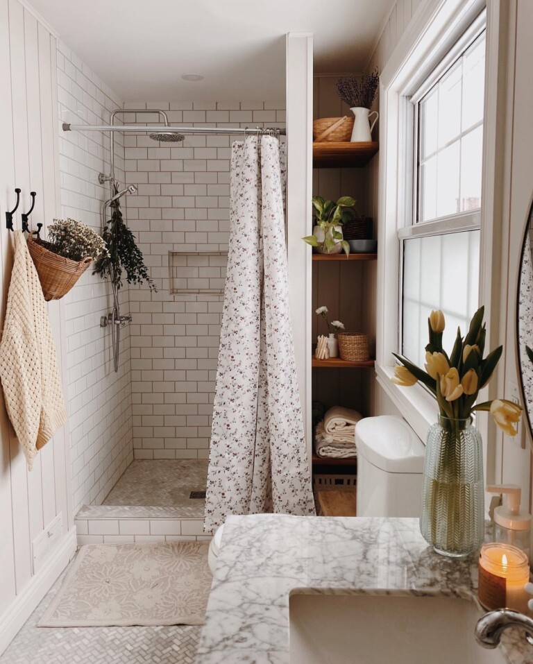 60+ Small Bathroom Decor Ideas To Maximize Space