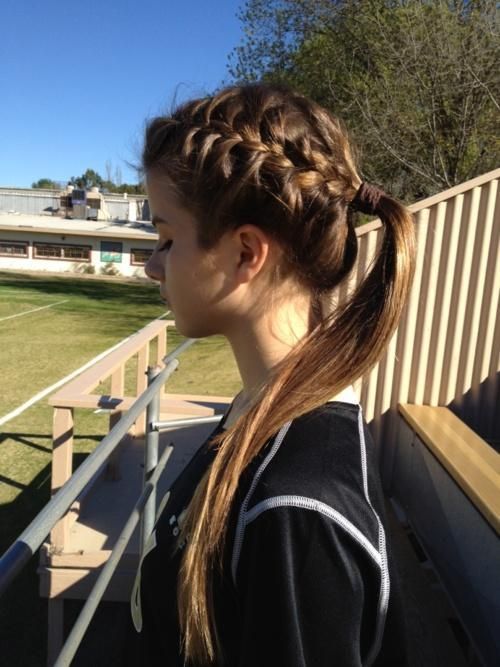 40+ Athletic Volleyball Hairstyles That Are Still Cute |