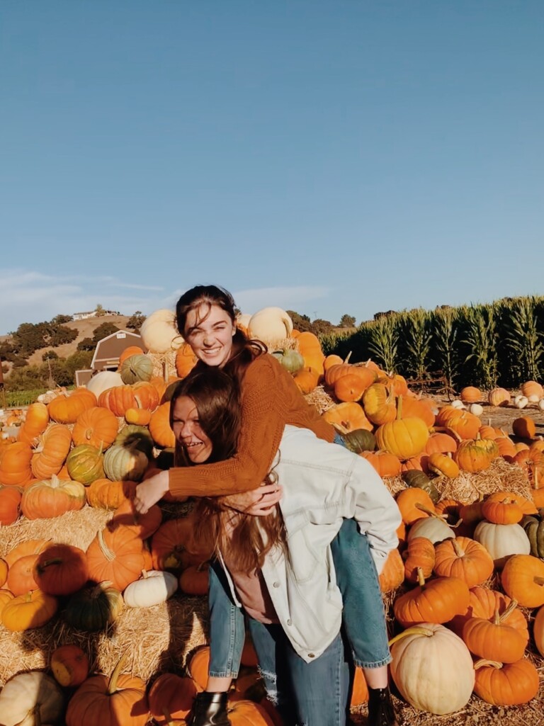 50+ Cute Fall Photoshoot Ideas For Instagram