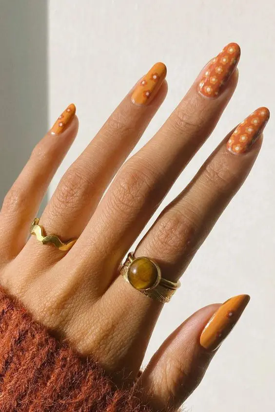 Top fall nails | fall nail ideas | fall nail designs | autumn nails | September and October nails