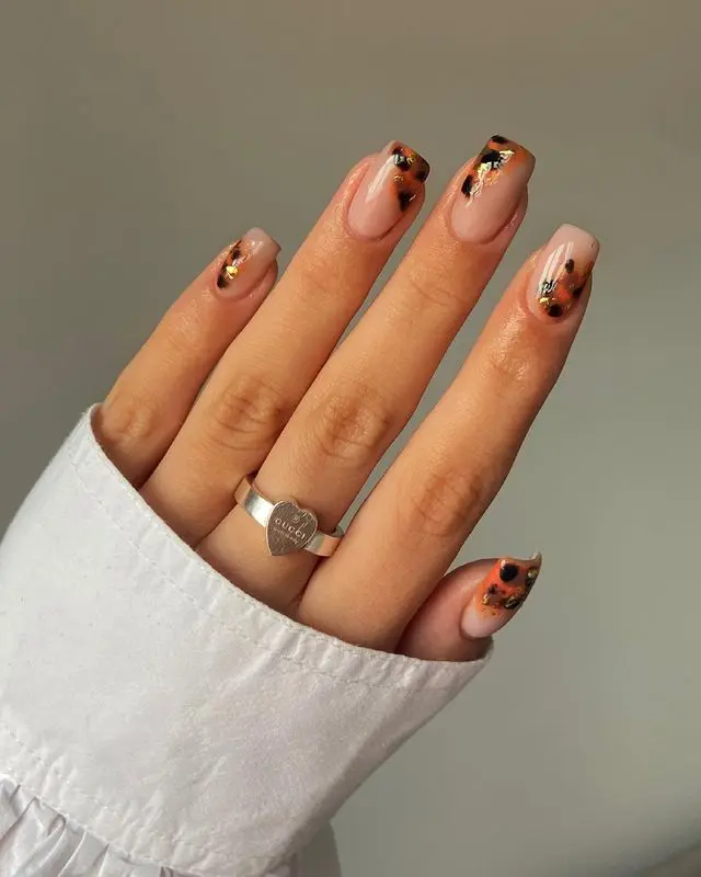 Top fall nails | fall nail ideas | fall nail designs | autumn nails | September and October nails