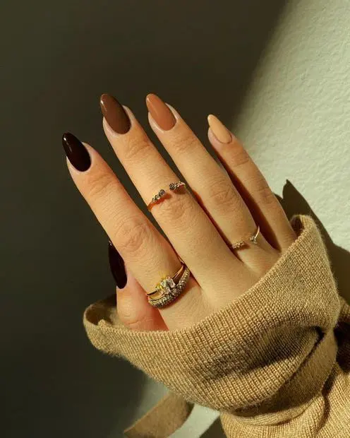 Top fall nails | fall nail ideas | fall nail designs | autumn nails | September and October nails