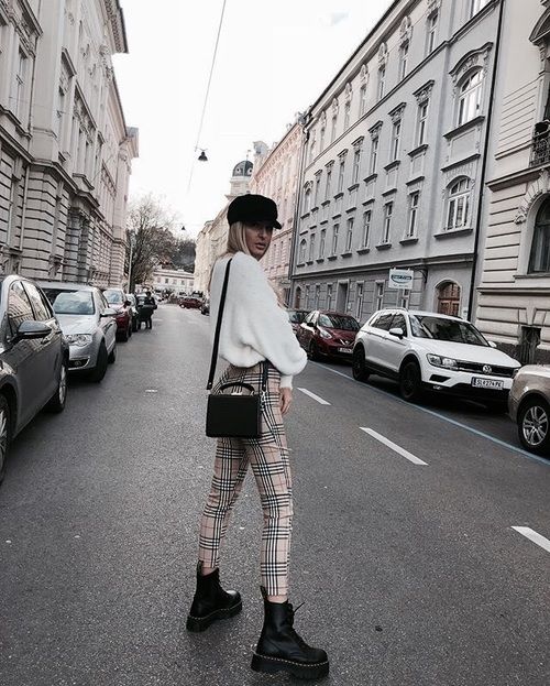 40+ Plaid Pants Outfit Ideas For 2022 | How To Style Plaid Pants