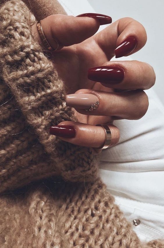 50+ Stylish Burgundy Nails That Will Be Ultra-Popular In 2023