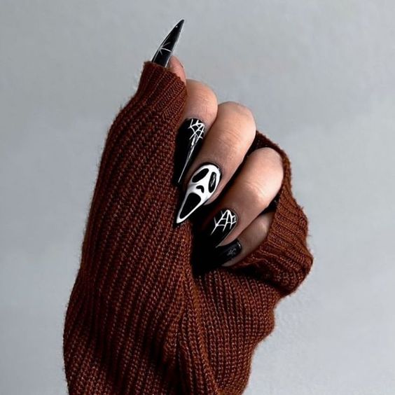 The best fall nails, fall nail designs, and fall nail colors this year