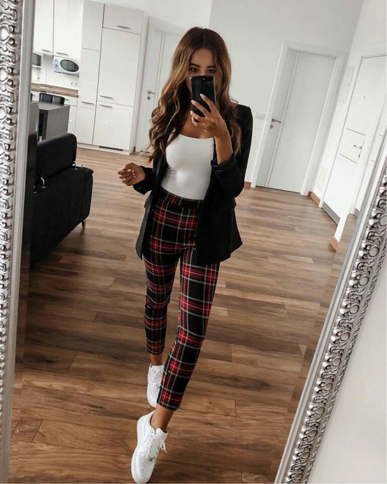 40+ Plaid Pants Outfit Ideas For 2022, How To Style Plaid Pants