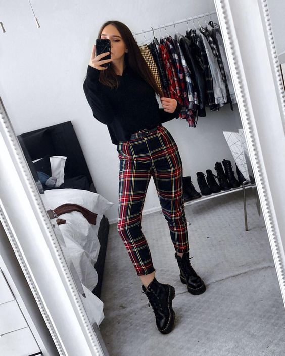 40+ Plaid Pants Outfit Ideas For 2022