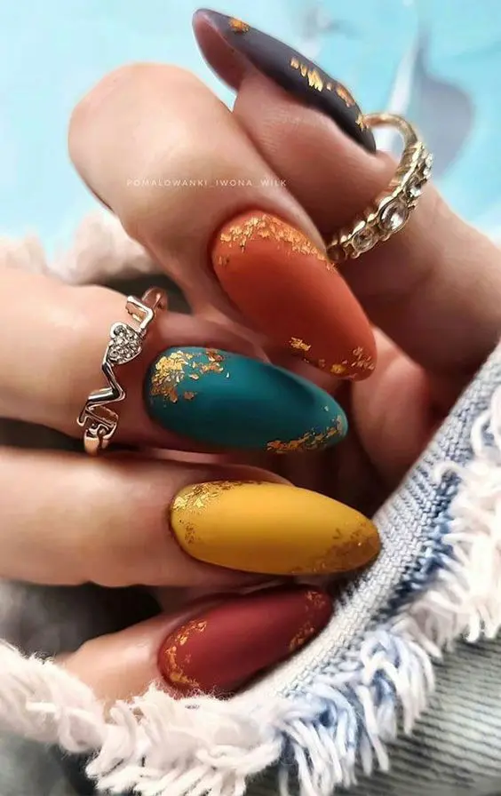 Top fall nails | fall nail ideas | fall nail designs | autumn nails | September and October nails