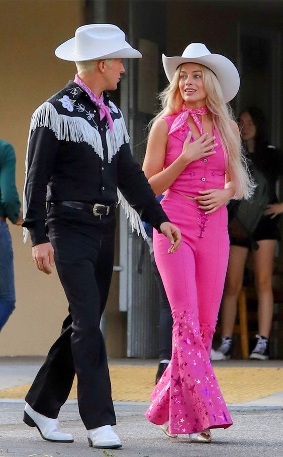 50+ Couples Halloween Costumes That Are Hot In 2023