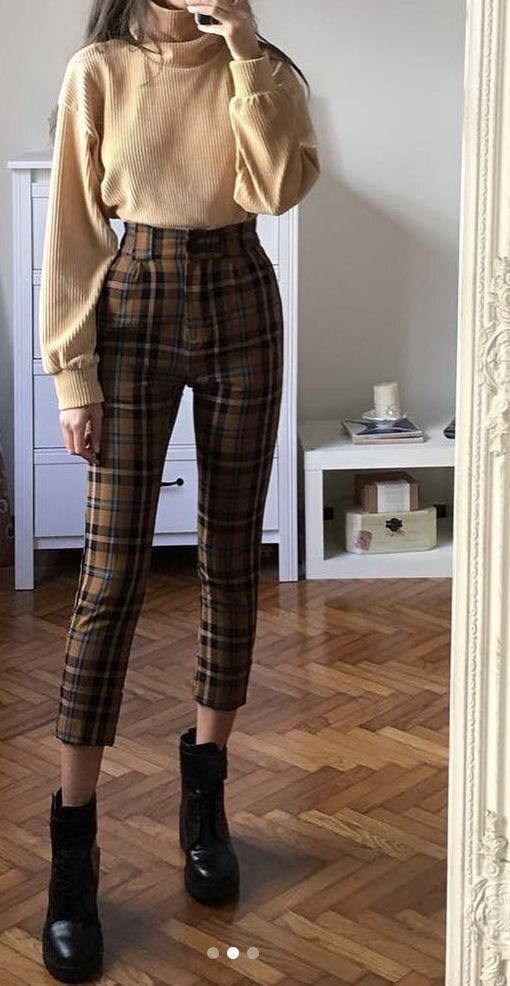 How to Wear Tartan Plaid Pants 7 Stylish Womens Outfits