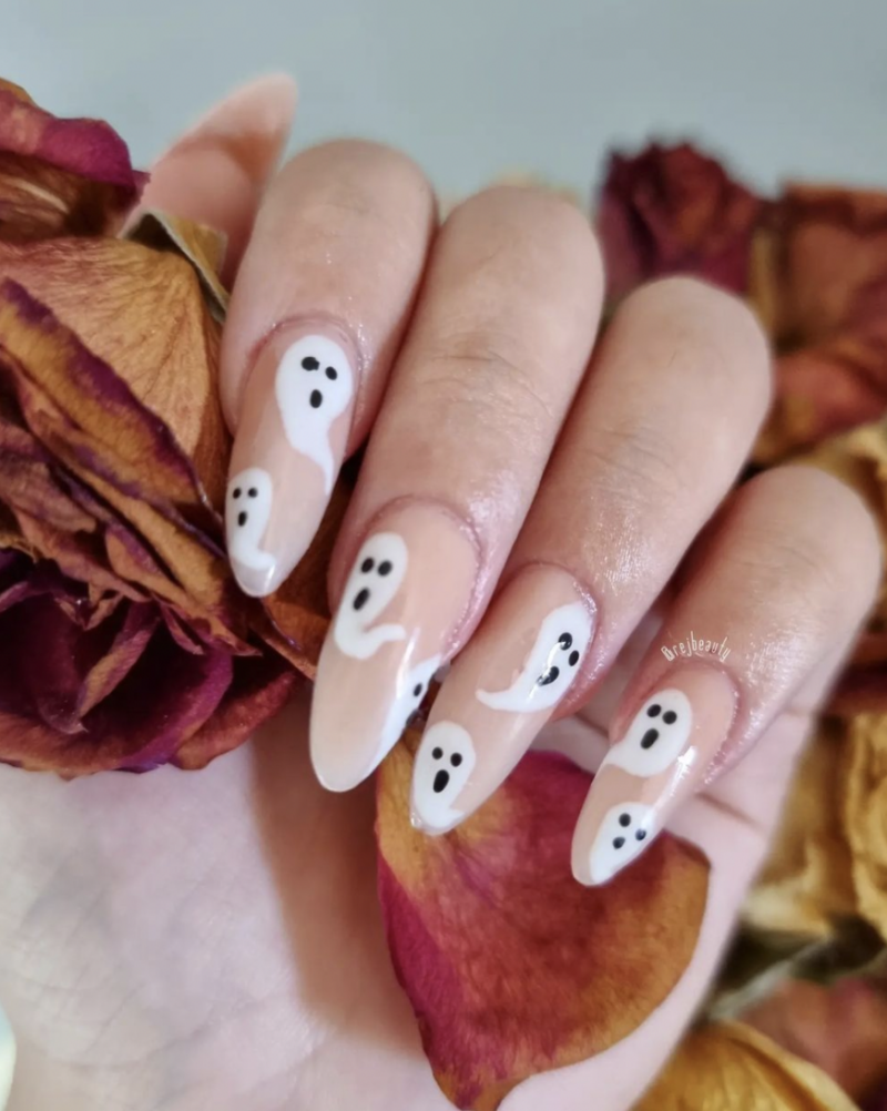 35 October Nail Art Designs : Ghost on Shimmery Nails