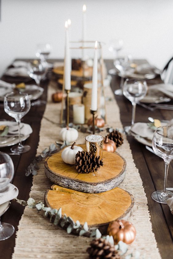 The prettiest Thanksgiving tablescapes, Thanksgiving table settings, and Thanksgiving table decor to try this year