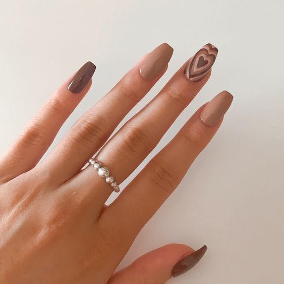 Cute nails with a touch of brown 🍂🤎 | Gallery posted by Dacelynn | Lemon8