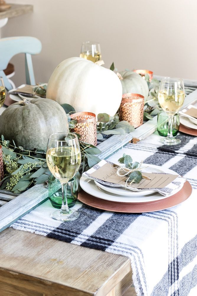 The prettiest Thanksgiving tablescapes, Thanksgiving table settings, and Thanksgiving table decor to try this year