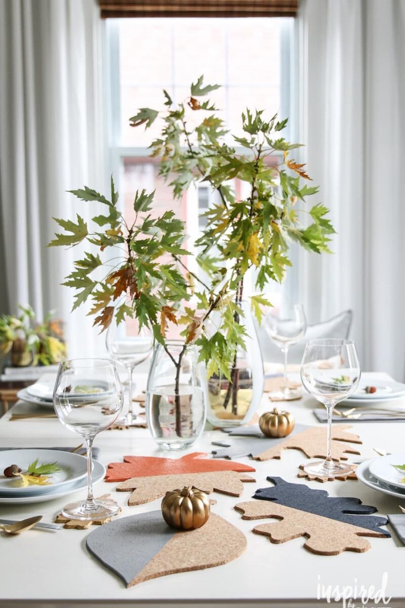 The prettiest Thanksgiving tablescapes, Thanksgiving table settings, and Thanksgiving table decor to try this year