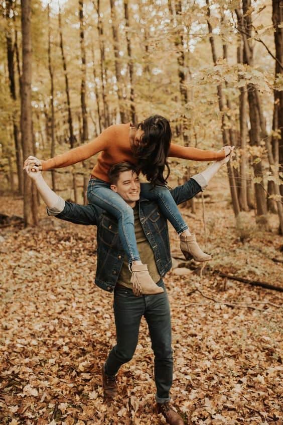 The best Tahnksgiving photoshoot ideas and Thanksgiving picture ideas to copy