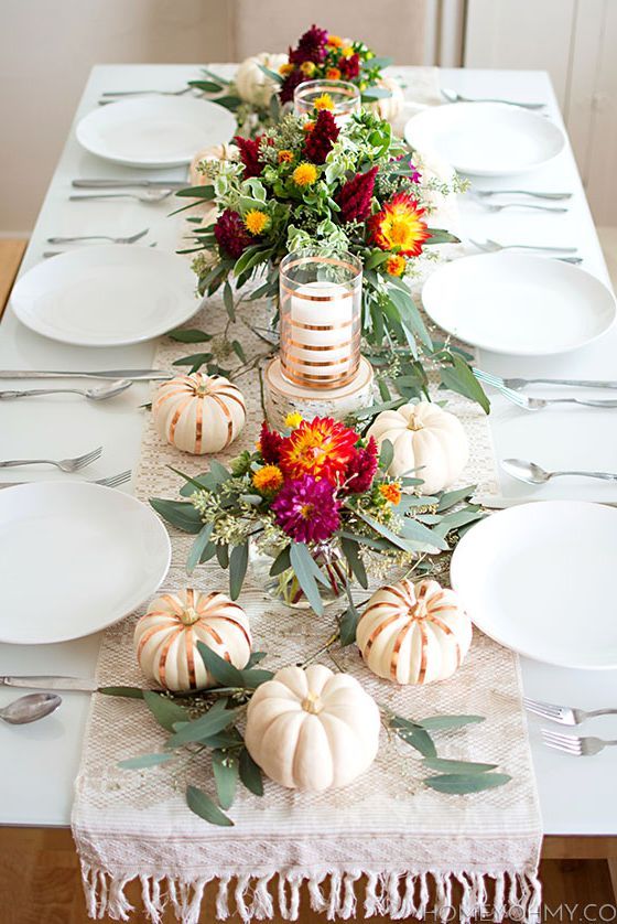 The prettiest Thanksgiving tablescapes, Thanksgiving table settings, and Thanksgiving table decor to try this year