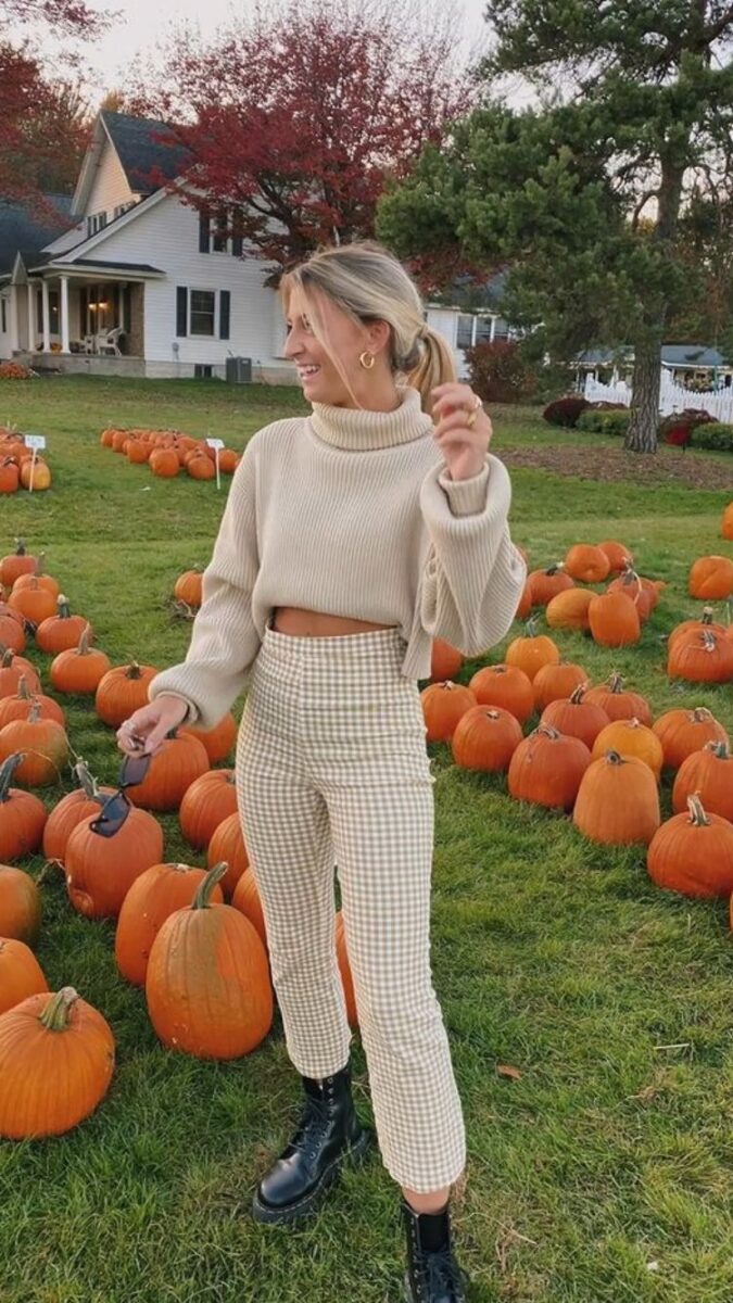 40+ Chic Thanksgiving Outfit Ideas To Wear In 2022