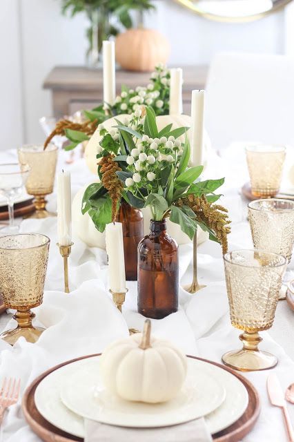 The prettiest Thanksgiving tablescapes, Thanksgiving table settings, and Thanksgiving table decor to try this year