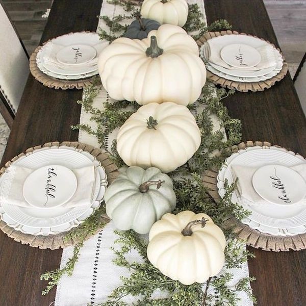 The prettiest Thanksgiving tablescapes, Thanksgiving table settings, and Thanksgiving table decor to try this year