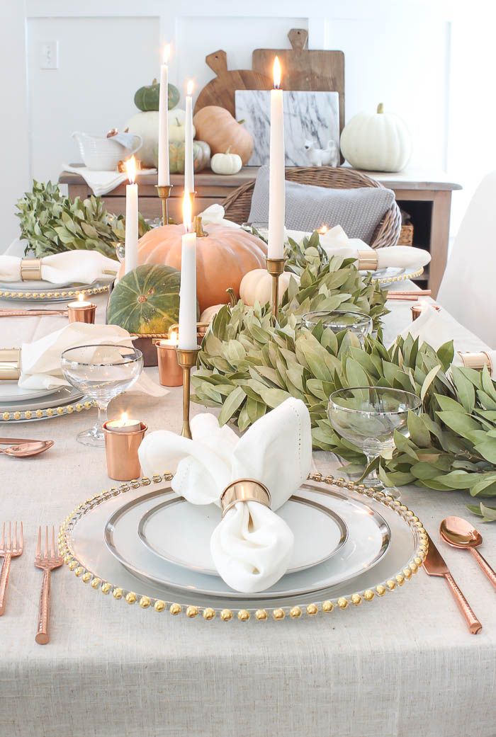 The prettiest Thanksgiving tablescapes, Thanksgiving table settings, and Thanksgiving table decor to try this year